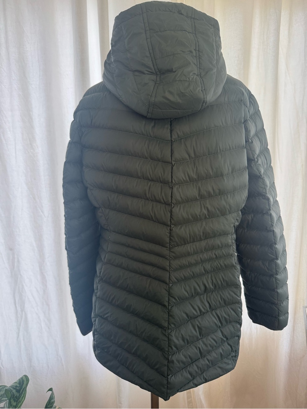 Lands’ End Women’s M 10-12 Packable Down Hooded Puffer Coat Green - Picture 4 of 12